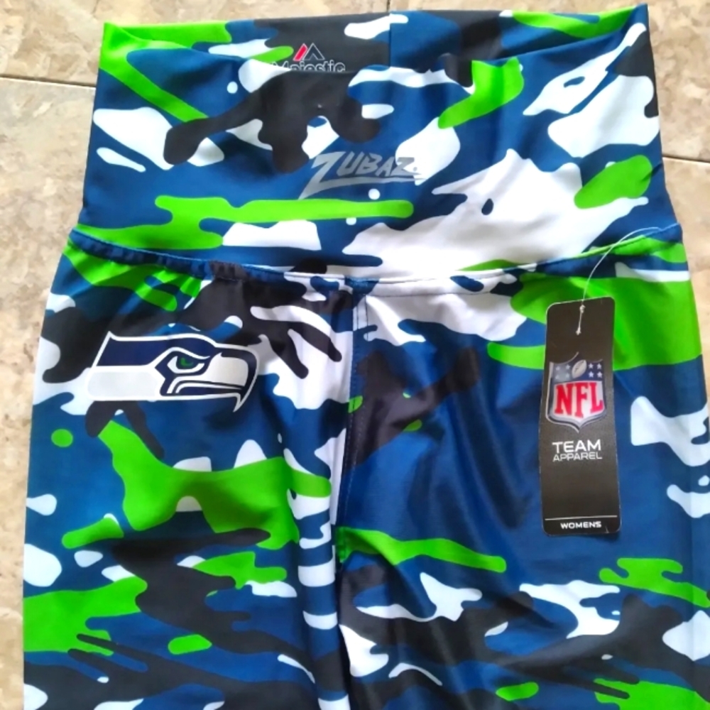Majestic Fan Fashion Zubaz Seattle Seahawks leggings, size Small